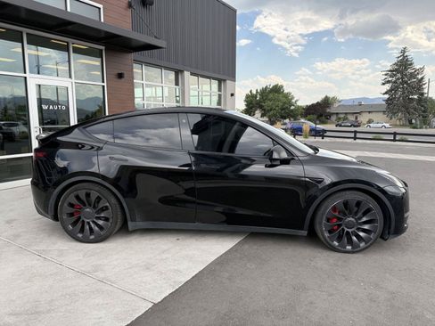 Used 2023 Tesla Model Y Performance AWD/4WD image 9
