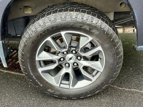 Used 2023 Chevrolet Silverado 1500 RST w/ Z71 Off-Road Package AWD/4WD image 31