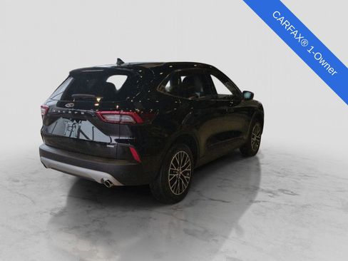 Used 2025 Ford Escape SE image 8