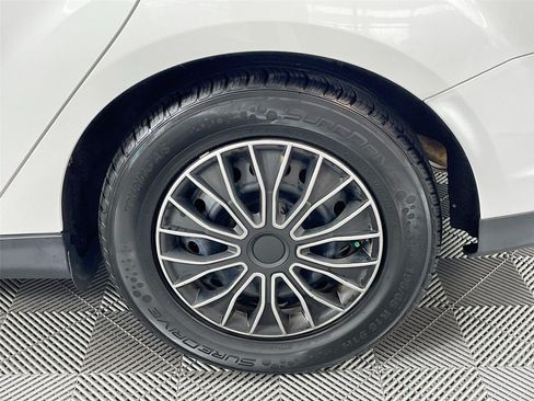 Used 2013 Ford Focus S FWD image 32