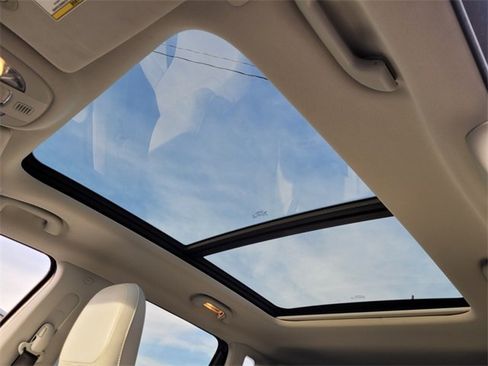 Used 2021 Jeep Compass Latitude w/ Sun and Sound Group image 14