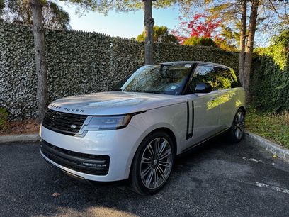 New 2025 Land Rover Range Rover SE