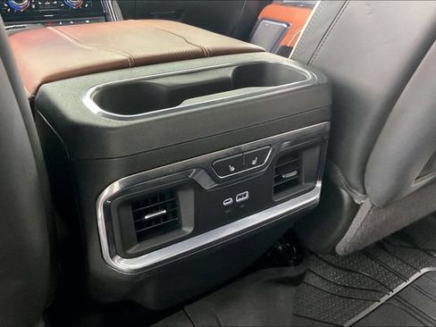 Used 2024 GMC Sierra 1500 Denali Ultimate AWD/4WD image 10