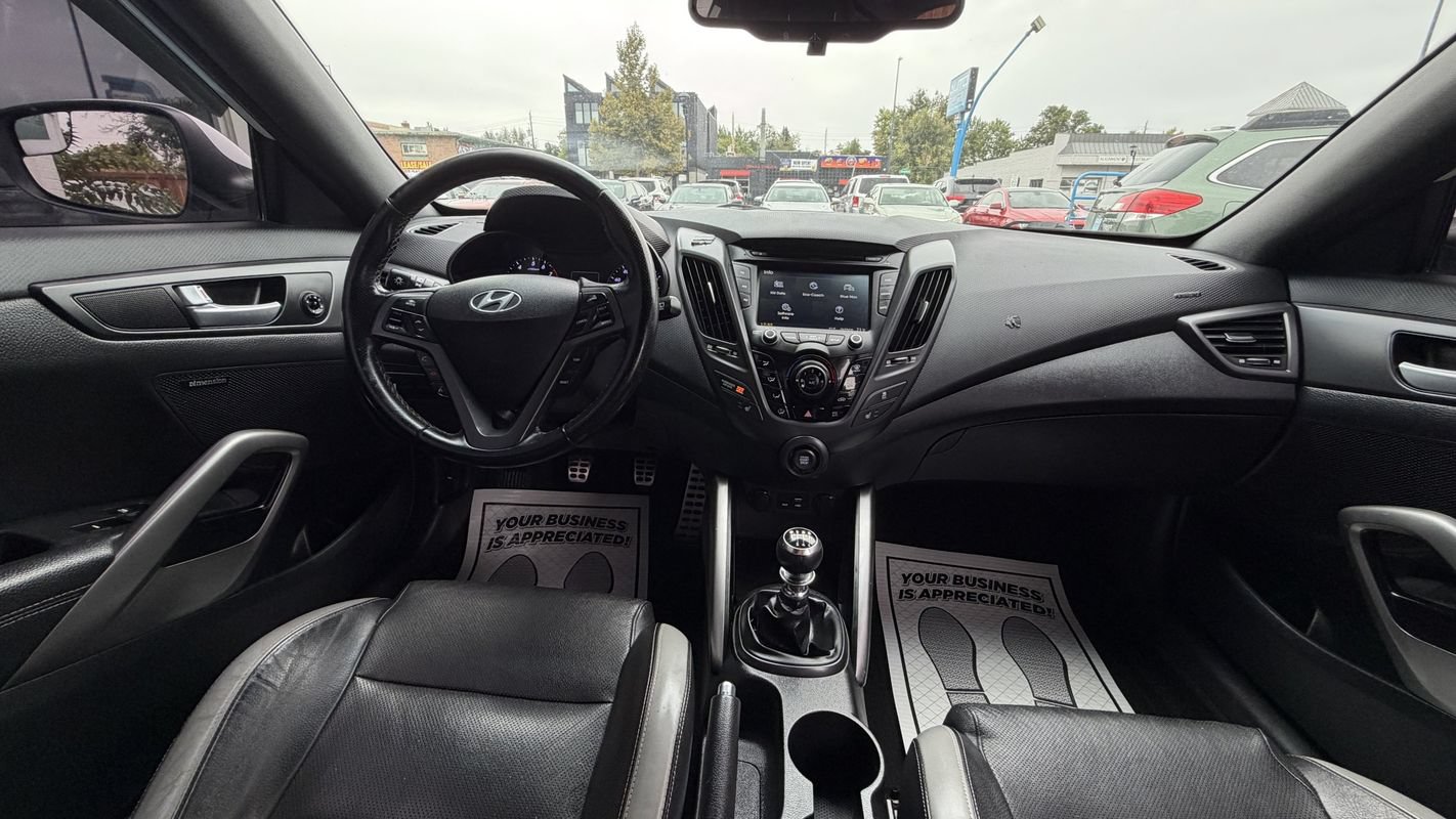 Used 2016 Hyundai Veloster Turbo FWD image 13