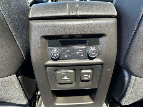 Used 2022 Chevrolet Traverse Premier w/ Redline Edition image 23