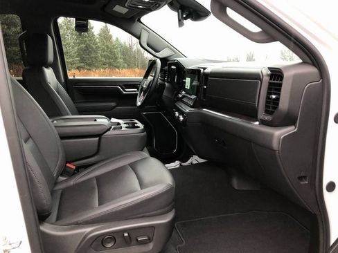 Used 2025 GMC Sierra 1500 SLT image 19