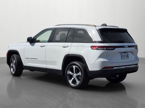 Used 2023 Jeep Grand Cherokee Limited AWD/4WD image 4