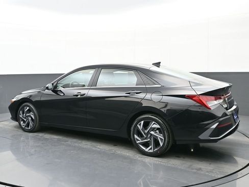 Certified 2024 Hyundai Elantra SEL w/ Convenience Package image 6