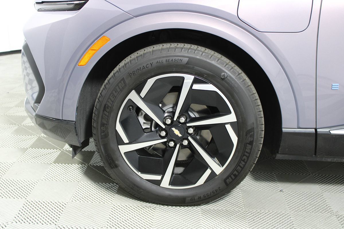 Used 2024 Chevrolet Equinox EV LT w/ LPO, All-Weather Mat Package FWD image 23