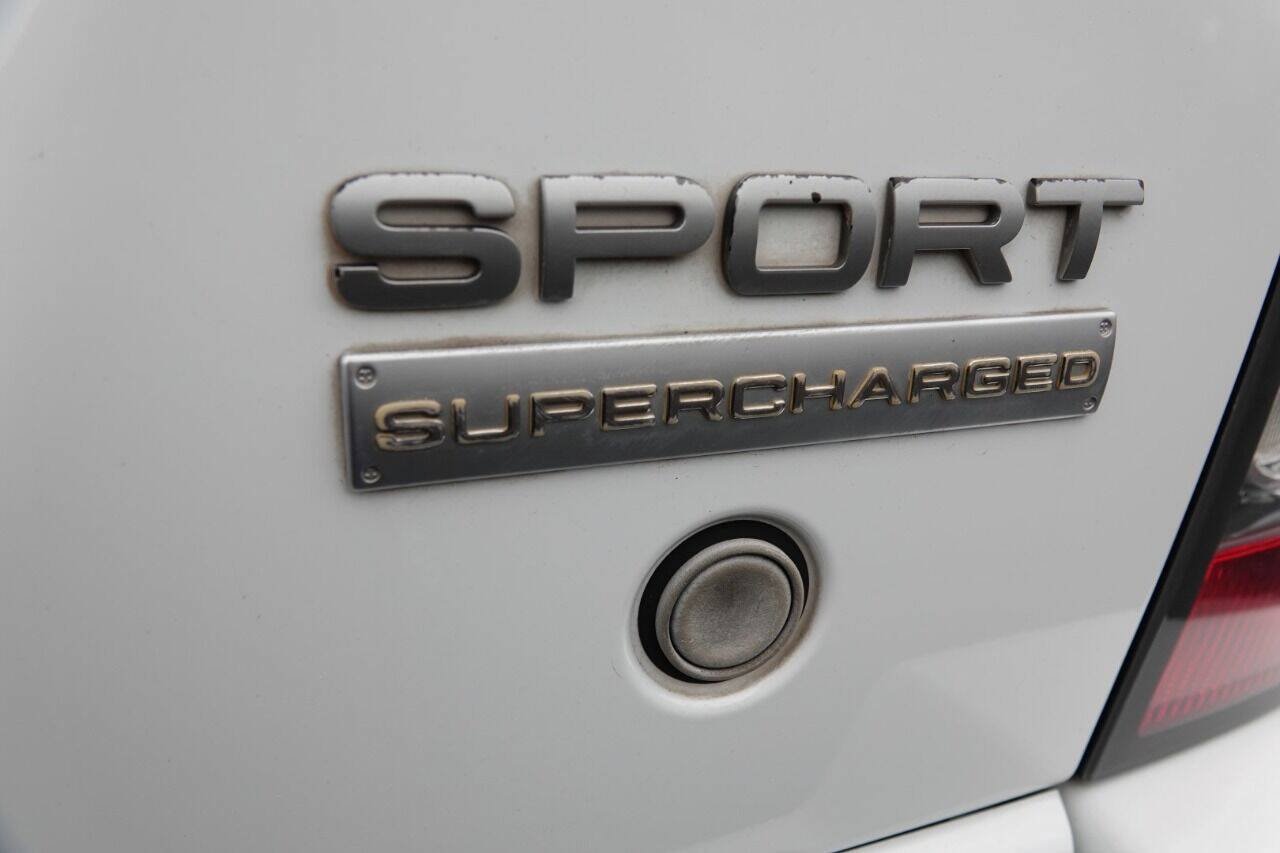 Used 2011 Land Rover Range Rover Sport Supercharged AWD/4WD image 6