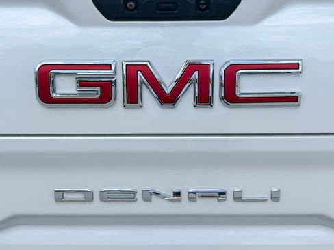 Used 2021 GMC Sierra 1500 Denali w/ Denali Ultimate Package AWD/4WD image 14