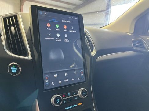 Used 2022 Ford Edge Titanium image 17