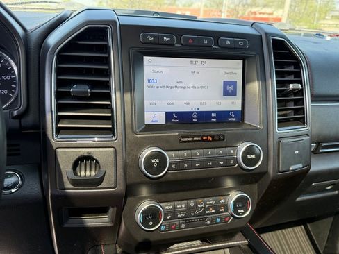 Used 2021 Ford Expedition Max Limited image 18