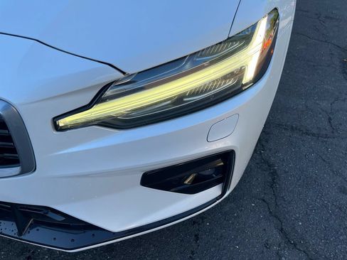 Used 2019 Volvo S60 T6 R-Design AWD/4WD image 28