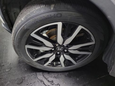 Used 2019 Honda Pilot Touring image 13