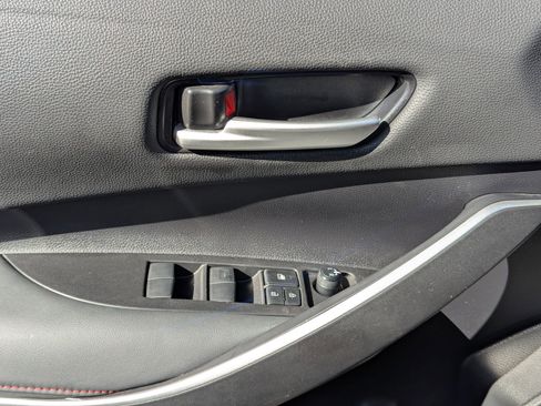 Used 2023 Toyota Corolla SE image 11