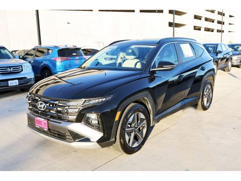 Certified 2025 Hyundai Tucson SEL image 4