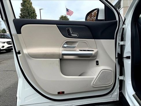 Used 2025 Mercedes-Benz GLA 250 4MATIC image 18