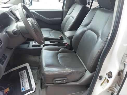 Used 2011 Nissan Frontier SL AWD/4WD image 19