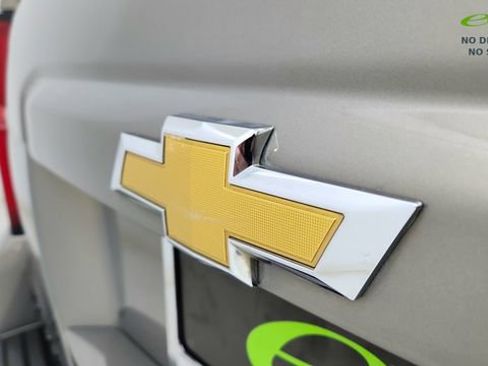 Used 2018 Chevrolet Tahoe LS w/ All-Season Package image 16