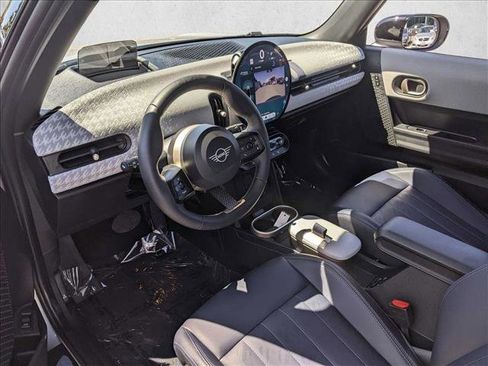 Used 2025 MINI Cooper 2-Door Hardtop image 10