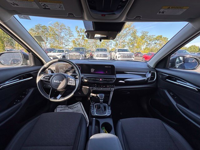 Used 2026 Kia Seltos S FWD image 2