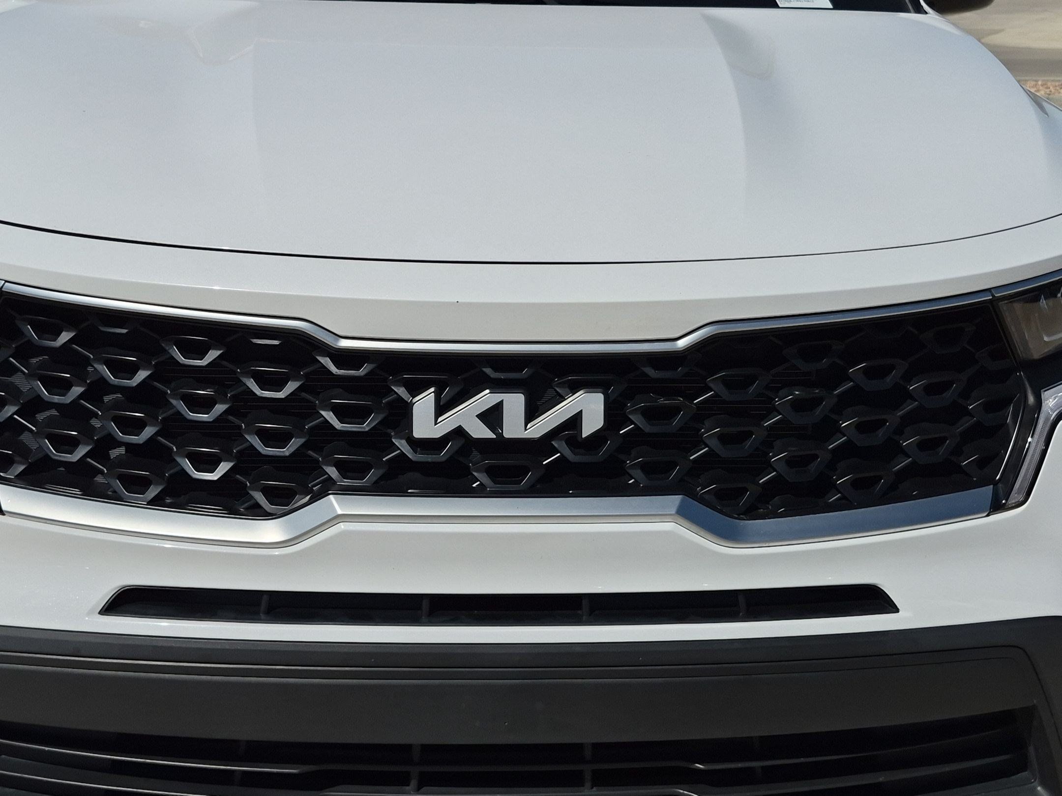 Certified 2023 Kia Sorento LX FWD image 9
