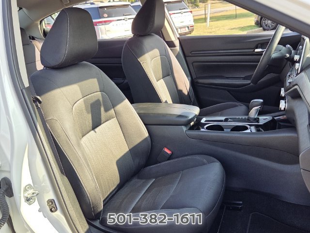 Used 2024 Nissan Altima 2.5 SV FWD image 17