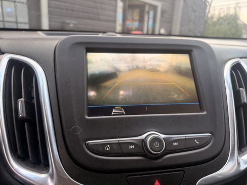 Used 2019 Chevrolet Equinox LT image 18