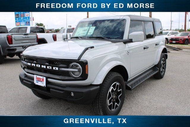 New 2026 Ford Bronco Outer Banks AWD/4WD image 1