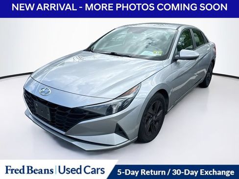 Used 2021 Hyundai Elantra SEL FWD image 3
