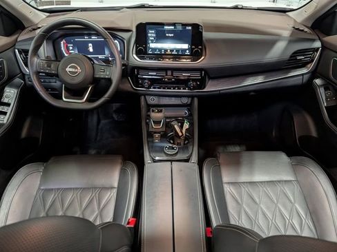 Used 2023 Nissan Rogue Platinum w/ Platinum Premium Package image 12