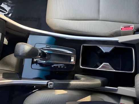 Used 2016 Honda Accord LX image 21