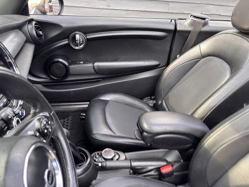 Used 2019 MINI Cooper Convertible w/ Signature Upholstery Package image 40
