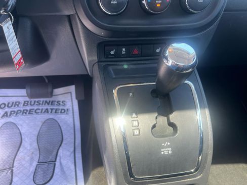 Used 2016 Jeep Patriot High Altitude FWD image 22