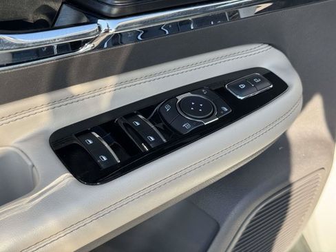 Used 2022 Lincoln Corsair AWD w/ Equipment Group 101A image 15