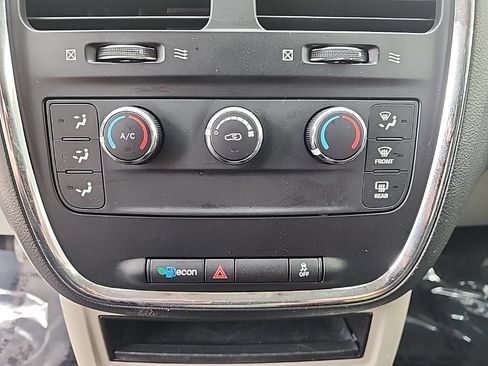 Used 2014 RAM C/V Tradesman FWD image 18