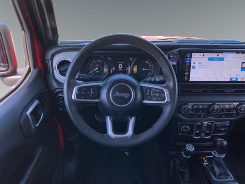 Used 2024 Jeep Wrangler Unlimited Sahara AWD/4WD image 12