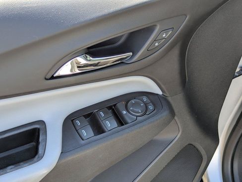 Used 2018 Chevrolet Equinox LS AWD/4WD image 11