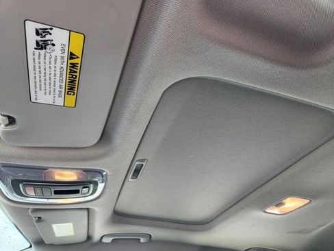 Used 2025 Hyundai Elantra SEL image 23