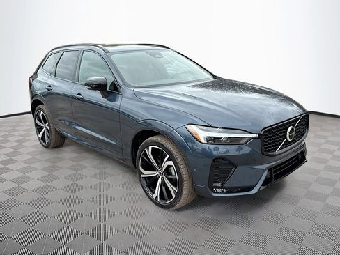Used 2023 Volvo XC60 B5 Ultimate w/ Protection Package Premier image 4