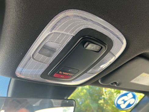 Used 2025 Hyundai Elantra SEL image 31