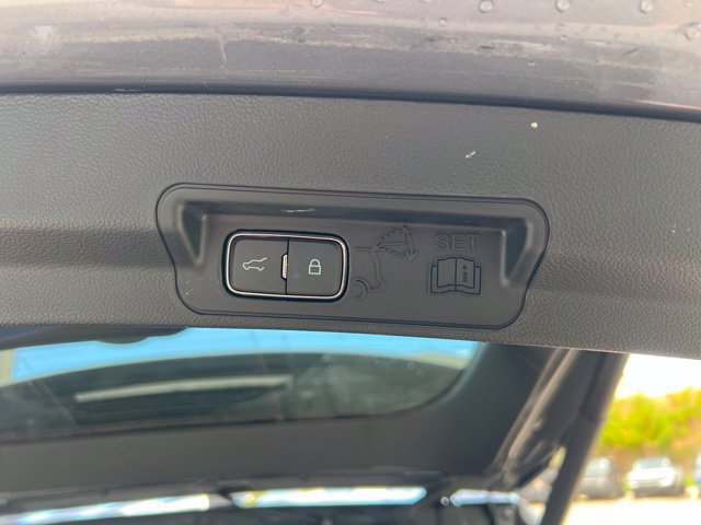 Used 2024 Ford Explorer XLT w/ Equipment Group 202A AWD/4WD image 15