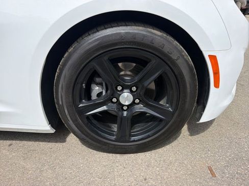 Used 2020 Chevrolet Camaro LT RWD image 29