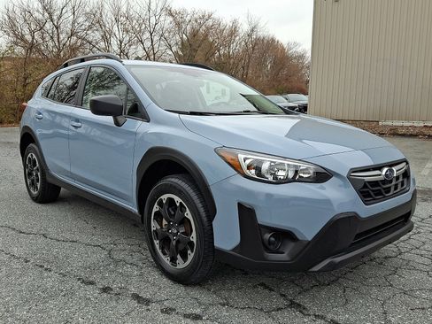 Used 2021 Subaru Crosstrek 2.0i image 3
