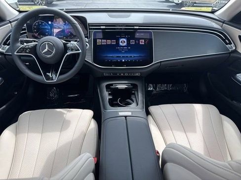 New 2026 Mercedes-Benz E 350 4MATIC Sedan image 9