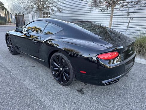 Used 2024 Bentley Continental GT image 3