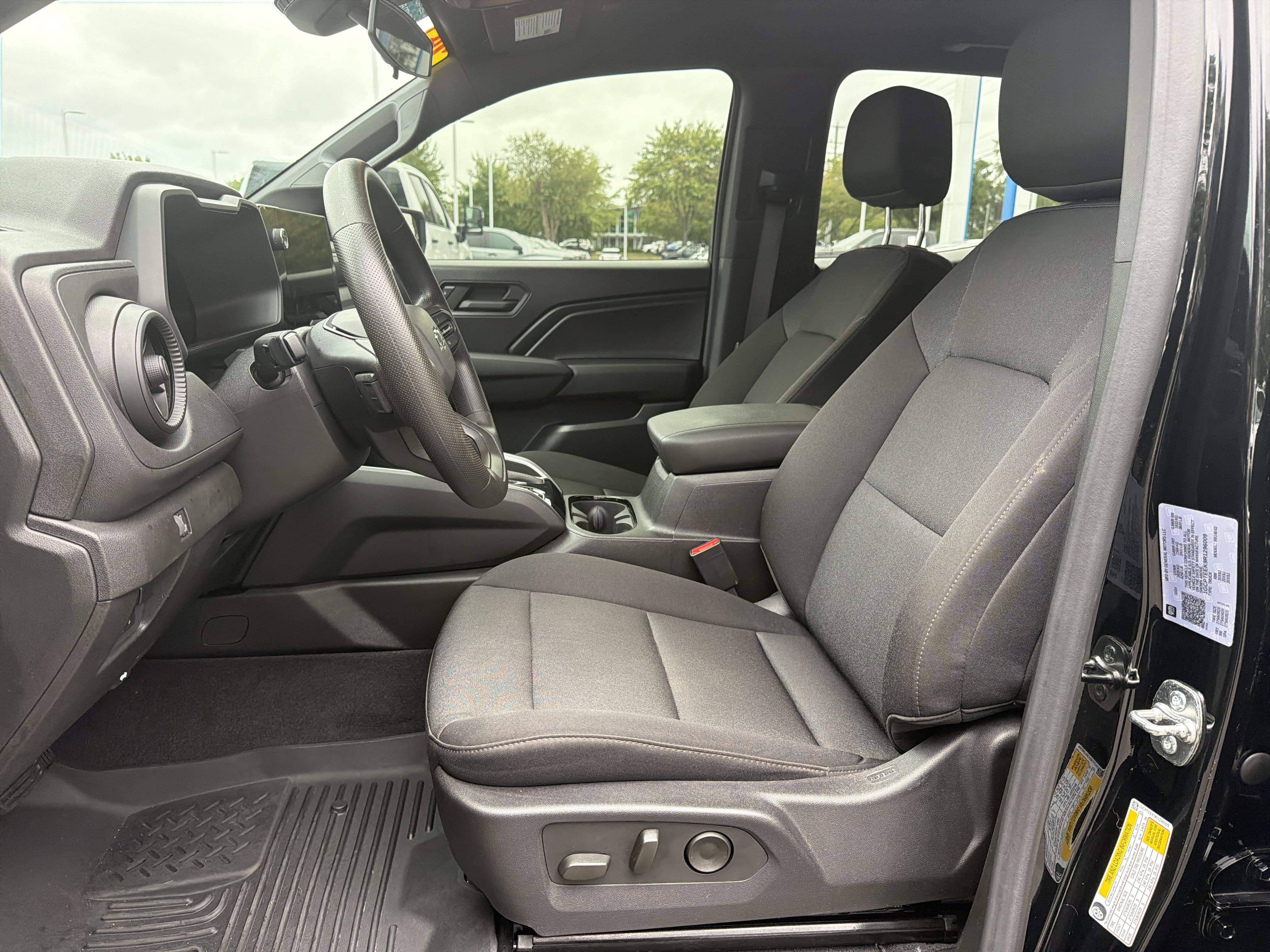 Used 2024 Chevrolet Colorado Trail Boss w/ Technology Package AWD/4WD image 16