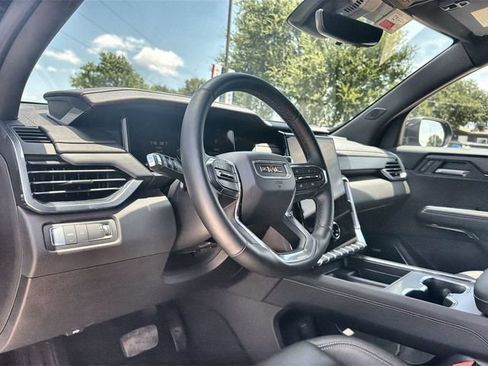 Certified 2026 GMC Acadia Elevation w/ Elevation Premium Package FWD image 10
