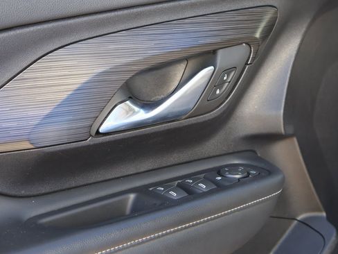 Used 2024 GMC Terrain SLE image 21